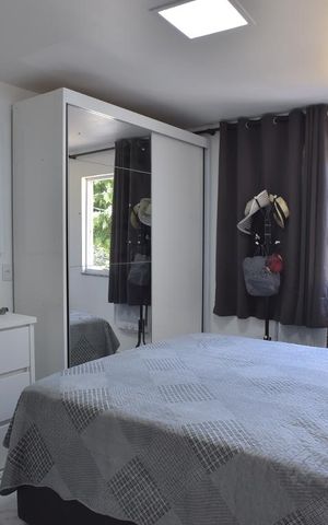Casa de condomínio à venda com 130m², 3 quartos e 2 vagasSuíte