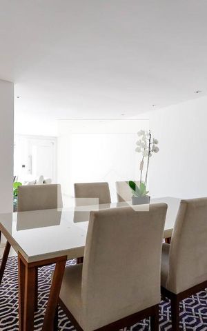 Casa à venda com 250m², 3 quartos e 2 vagas Casa à venda com 250m², 3 quartos e 2 vagasSala de Jantar