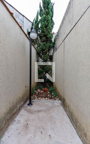 Casa à venda com 250m², 3 quartos e 2 vagas Casa à venda com 250m², 3 quartos e 2 vagasChurrasqueira