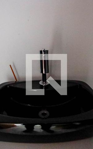 Casa à venda com 250m², 3 quartos e 2 vagas Casa à venda com 250m², 3 quartos e 2 vagasLavabo