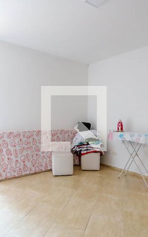 Casa à venda com 250m², 3 quartos e 2 vagas Casa à venda com 250m², 3 quartos e 2 vagasSuíte 3