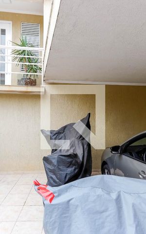 Casa à venda com 250m², 3 quartos e 2 vagas Casa à venda com 250m², 3 quartos e 2 vagasGaragem