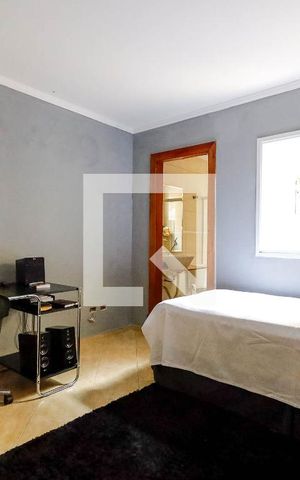 Casa à venda com 250m², 3 quartos e 2 vagas Casa à venda com 250m², 3 quartos e 2 vagasSuíte 2