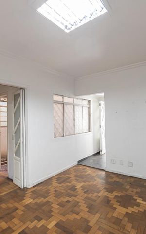 Apartamento à venda com 120m², 5 quartos e sem vaga Apartamento à venda com 120m², 5 quartos e sem vagaSala