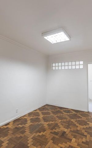 Apartamento à venda com 120m², 5 quartos e sem vaga Apartamento à venda com 120m², 5 quartos e sem vagaSala