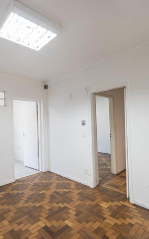 Apartamento à venda com 120m², 5 quartos e sem vaga Apartamento à venda com 120m², 5 quartos e sem vagaSala