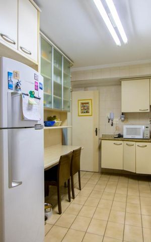 Apartamento à venda com 106m², 3 quartos e 2 vagas Apartamento à venda com 106m², 3 quartos e 2 vagasCozinha
