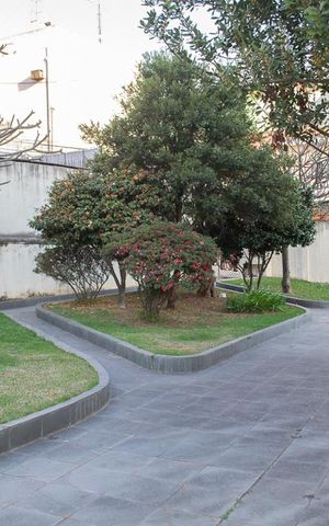 Casa à venda com 120m², 3 quartos e 8 vagas Casa à venda com 120m², 3 quartos e 8 vagasQUINTAL FRENTE