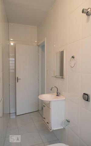 Casa à venda com 120m², 3 quartos e 8 vagas Casa à venda com 120m², 3 quartos e 8 vagasBANHEIRO 2
