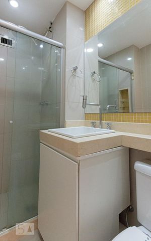 Apartamento para alugar com 68m², 2 quartos e 2 vagasBanheiro