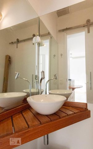 Apartamento para alugar com 68m², 2 quartos e 2 vagasLavabo