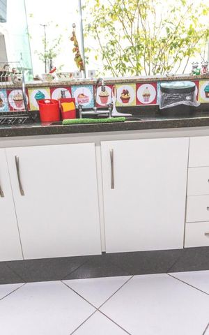 Casa para alugar com 200m², 3 quartos e 4 vagasArmário