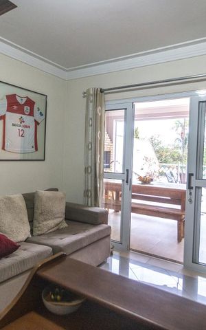 Casa para alugar com 200m², 3 quartos e 4 vagasComôdo superior