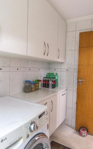 Casa para alugar com 200m², 3 quartos e 4 vagasÁrea de serviço