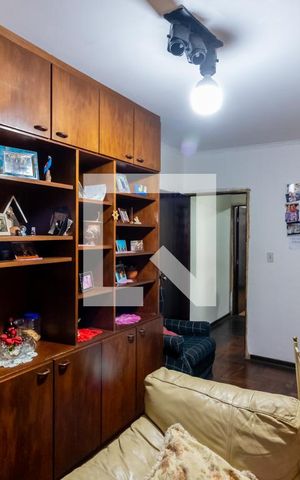 Casa à venda com 250m², 4 quartos e 2 vagas Casa à venda com 250m², 4 quartos e 2 vagasSala
