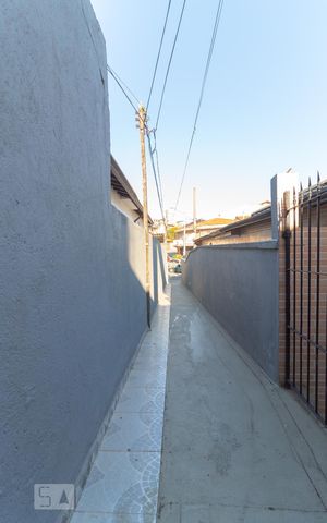 Casa para alugar com 40m², 1 quarto e sem vaga Casa para alugar com 40m², 1 quarto e sem vagaCorredor Entrada