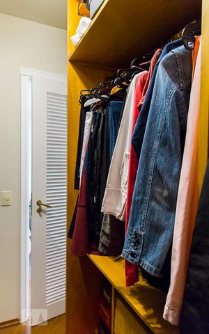 Apartamento à venda com 105m², 3 quartos e 2 vagas Apartamento à venda com 105m², 3 quartos e 2 vagasCloset da suíte