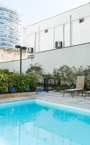Apartamento à venda com 105m², 3 quartos e 2 vagas Apartamento à venda com 105m², 3 quartos e 2 vagasÁrea comum - Piscina