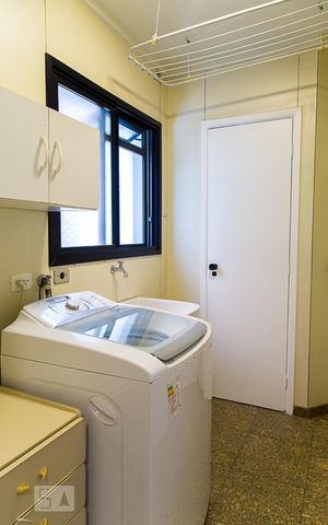 Apartamento à venda com 105m², 3 quartos e 2 vagas Apartamento à venda com 105m², 3 quartos e 2 vagasÁrea de serviço