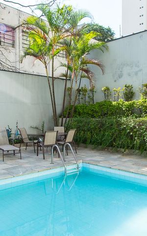Apartamento à venda com 105m², 3 quartos e 2 vagas Apartamento à venda com 105m², 3 quartos e 2 vagasÁrea comum - Piscina