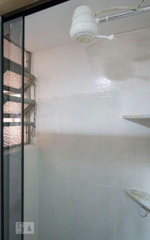 Apartamento à venda com 78m², 2 quartos e sem vagaDetalhe banheiro