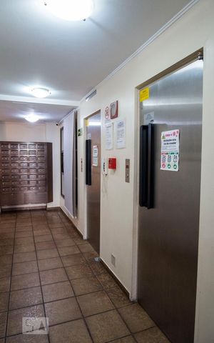 Apartamento à venda com 78m², 2 quartos e sem vagaElevadores