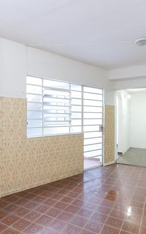 Casa à venda com 170m², 2 quartos e 2 vagasÁrea - fundos