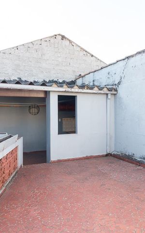 Casa à venda com 170m², 2 quartos e 2 vagasTerraço