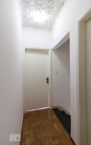Casa à venda com 170m², 2 quartos e 2 vagasCorredor