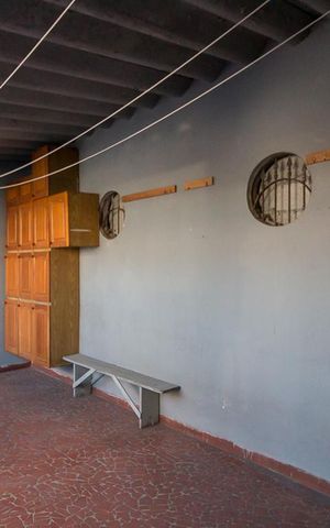 Casa à venda com 170m², 2 quartos e 2 vagasÁrea de serviço