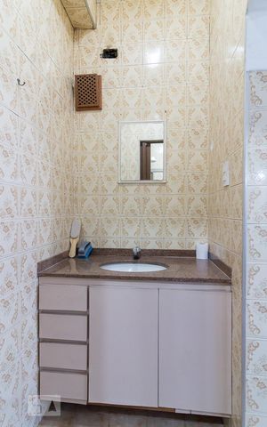 Casa à venda com 170m², 2 quartos e 2 vagasBanheiro de serviço