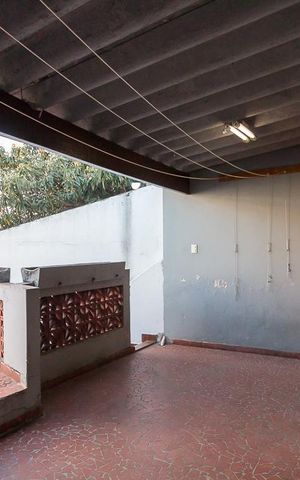 Casa à venda com 170m², 2 quartos e 2 vagasÁrea de serviço