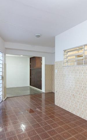 Casa à venda com 170m², 2 quartos e 2 vagasÁrea - fundos