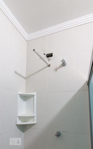 Casa à venda com 170m², 2 quartos e 2 vagasBanheiro social