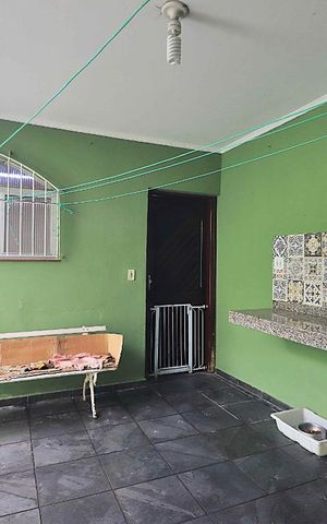 Casa à venda com 196m², 3 quartos e 3 vagasQuintal