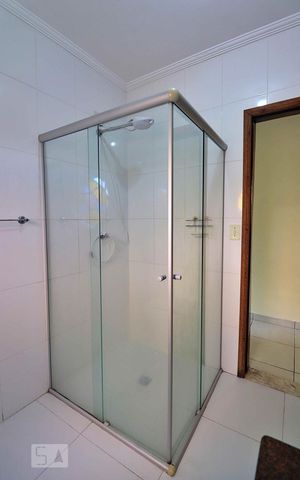 Casa à venda com 196m², 3 quartos e 3 vagasBanheiro 1