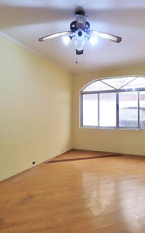 Casa à venda com 196m², 3 quartos e 3 vagasSala