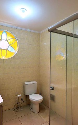 Casa à venda com 196m², 3 quartos e 3 vagasBanheiro 2