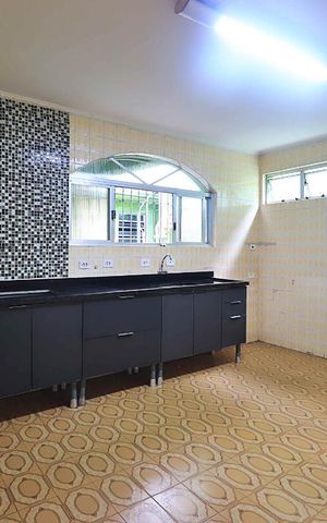 Casa à venda com 196m², 3 quartos e 3 vagasCozinha