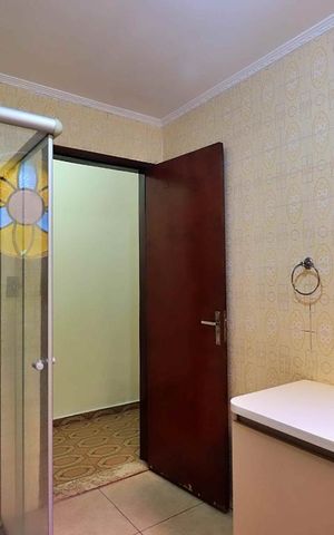 Casa à venda com 196m², 3 quartos e 3 vagasBanheiro 2