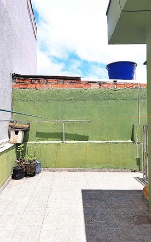 Casa à venda com 196m², 3 quartos e 3 vagasQuintal