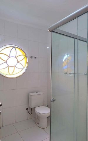 Casa à venda com 196m², 3 quartos e 3 vagasBanheiro 1