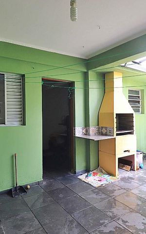 Casa à venda com 196m², 3 quartos e 3 vagasQuintal