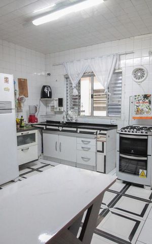 Casa à venda com 80m², 3 quartos e 1 vagacozinha