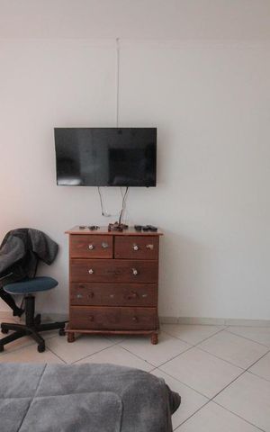 Casa à venda com 80m², 3 quartos e 1 vagaquarto 2