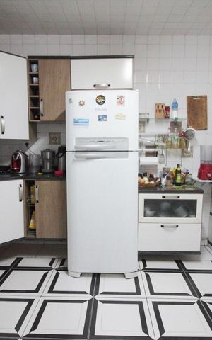 Casa à venda com 80m², 3 quartos e 1 vagacozinha