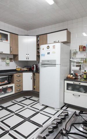 Casa à venda com 80m², 3 quartos e 1 vagacozinha