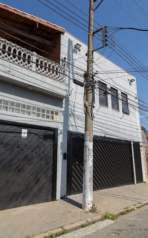 Casa à venda com 277m², 3 quartos e 5 vagas Casa à venda com 277m², 3 quartos e 5 vagasFachada