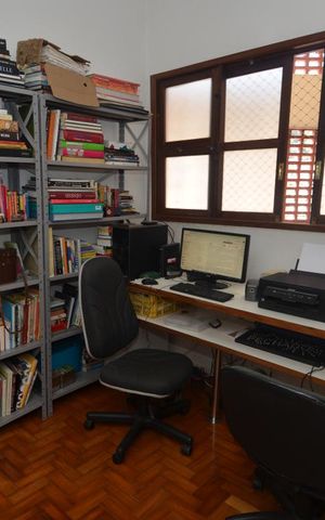Apartamento à venda com 135m², 4 quartos e 1 vagaEscritório