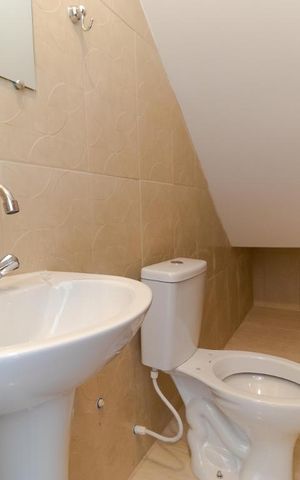 Casa para alugar com 120m², 2 quartos e 2 vagas Casa para alugar com 120m², 2 quartos e 2 vagasLavabo